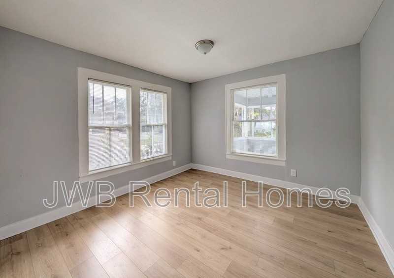 111 W 36th St - Photo 6 of 15