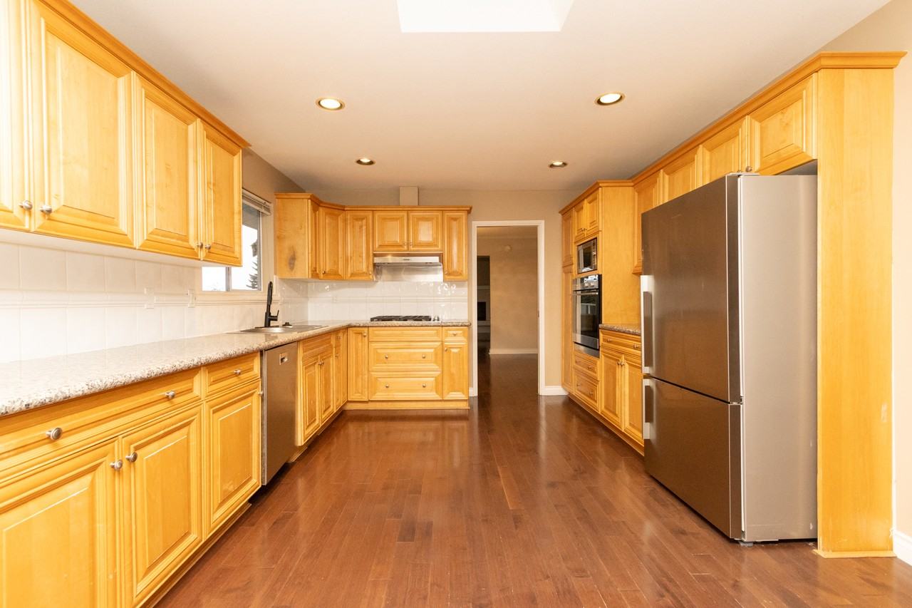 1381 Camridge Road - Photo 6 of 23