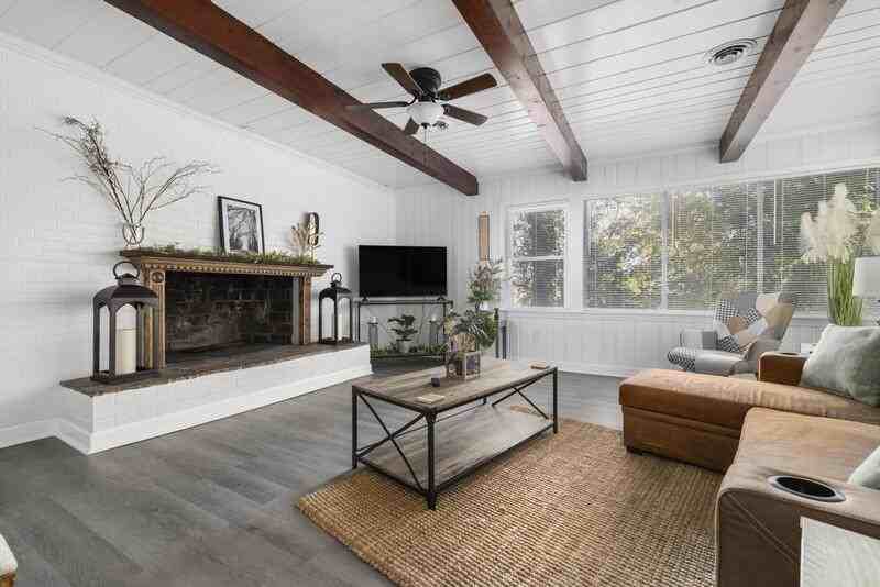 1300 Windsor Ave - Photo 3 of 10