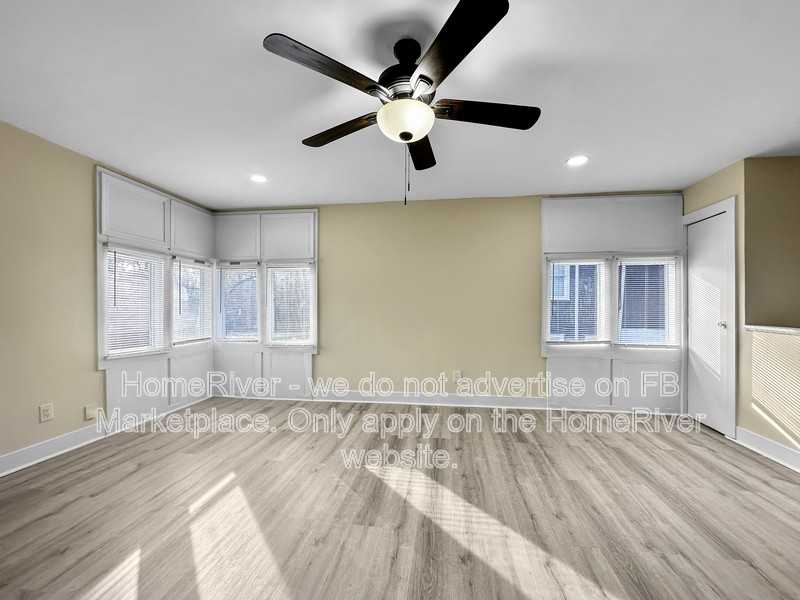 3585 Lee St #2 - Photo 4 of 17