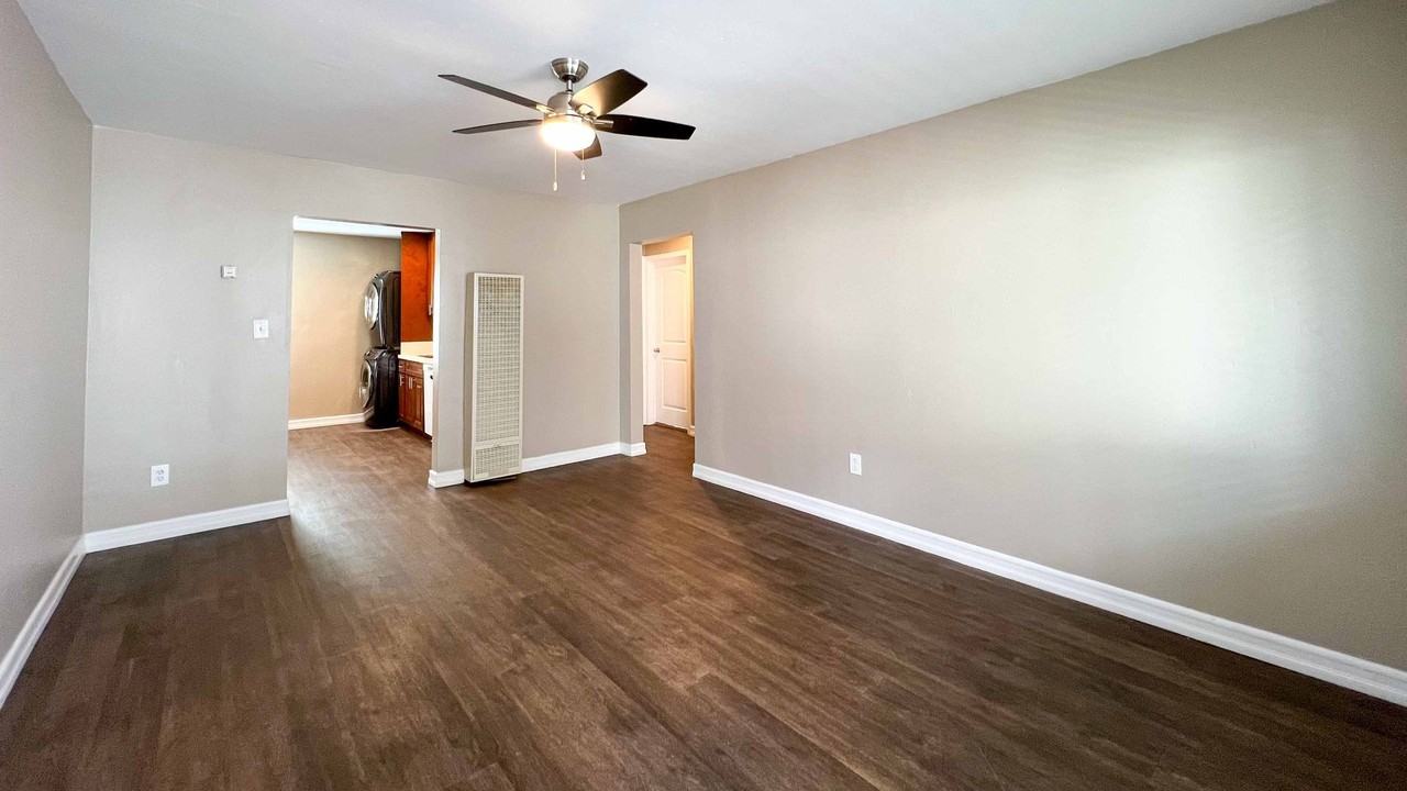 CG - Euclid Apartments - Photo 4 of 32