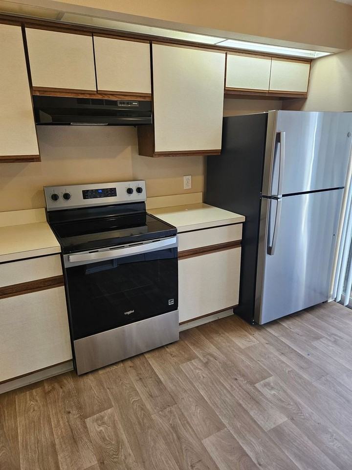 1317 Lucaya Cir - Photo 6 of 48