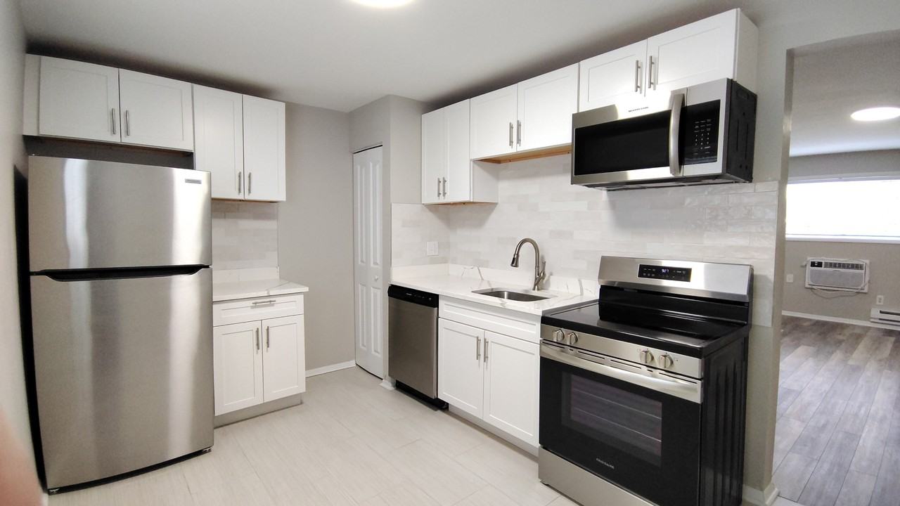 1770 E Woodward Heights - Photo 2 of 6