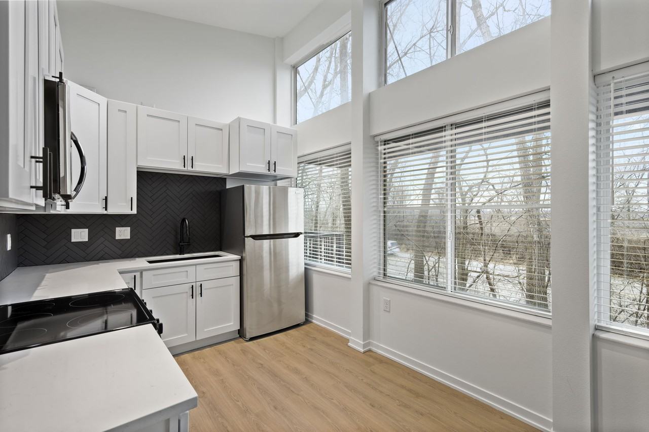 3046 Anderberg Drive - Photo 4 of 43