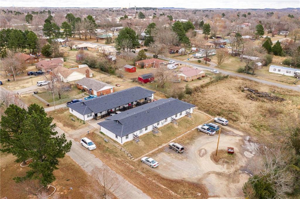 121 Julie Dr - Photo 6 of 11