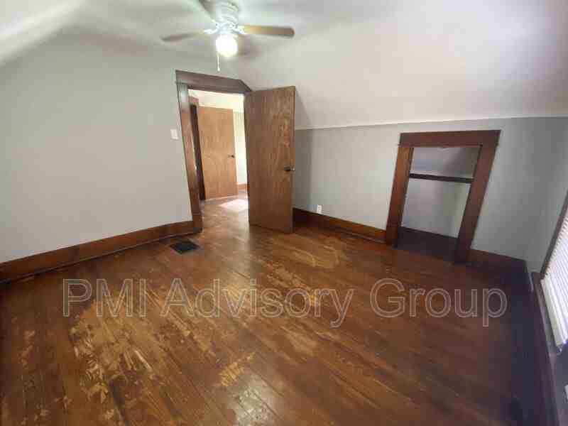 710 Sw Jewell Ave - Photo 4 of 15