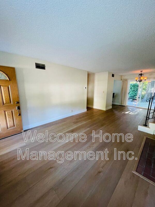 3945 Euclid Ave - Photo 4 of 40