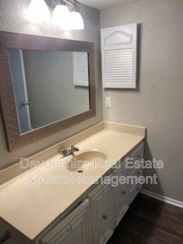 7301 Sanger Ave #205 - Photo 4 of 27