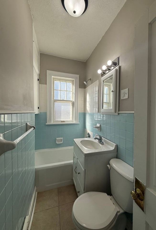 140 Lincoln Ave - Photo 7 of 16