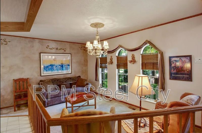 2541 Taylor Ln - Photo 5 of 27