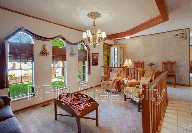 2541 Taylor Ln - Photo 6 of 27