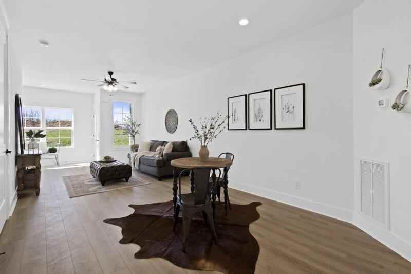 41 W High St #D7 - Photo 3 of 16