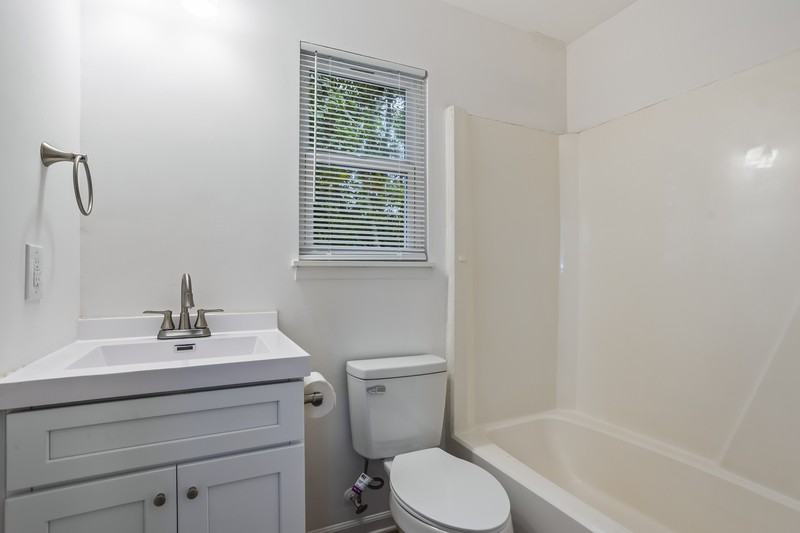 4243 Windsor Spring Rd - Photo 5 of 21