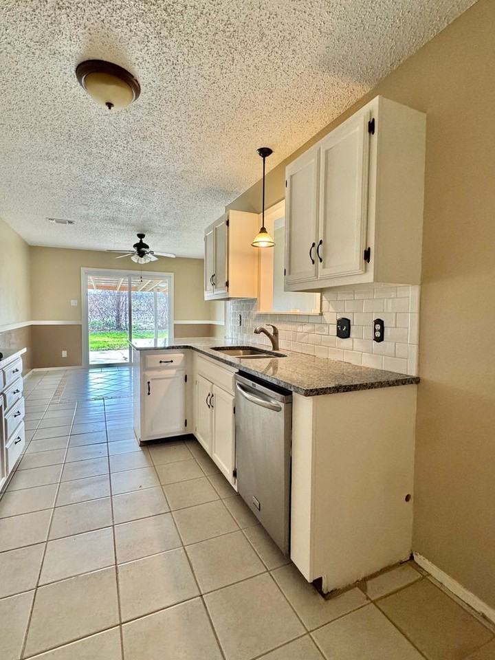 1237 Tres Rios Dr - Photo 2 of 14