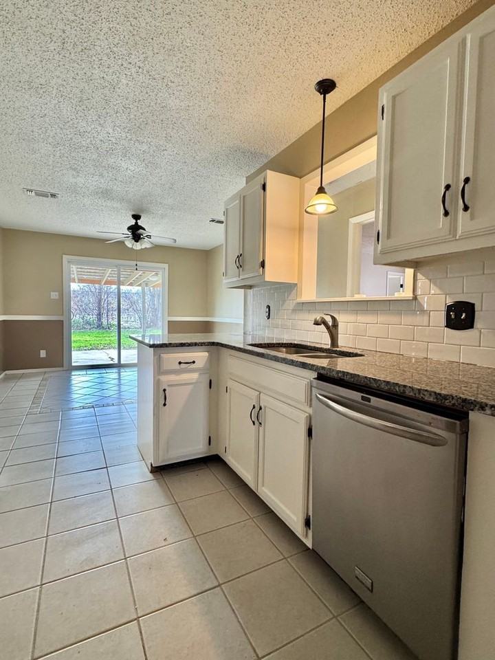 1237 Tres Rios Dr - Photo 3 of 14