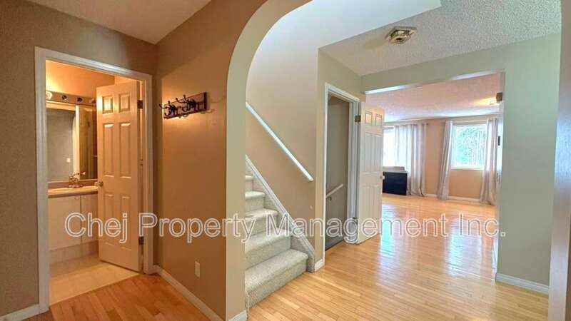 838 118a St Nw - Photo 6 of 25