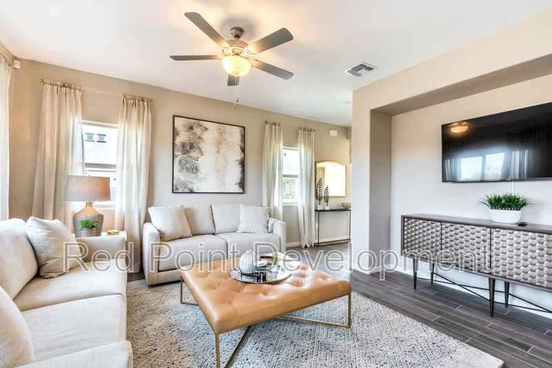 3793 W Goshen Dr - Photo 2 of 12