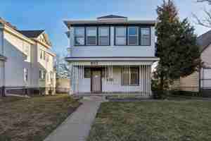 featured image of 833 Park Ave