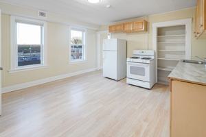 featured image of 168 Lunenburg St
