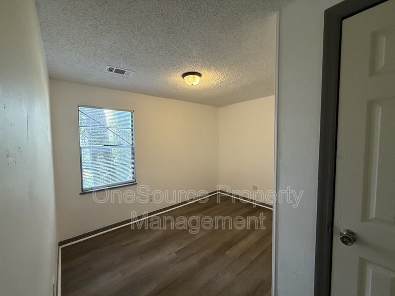 539 W Georgia St - Photo 7 of 14