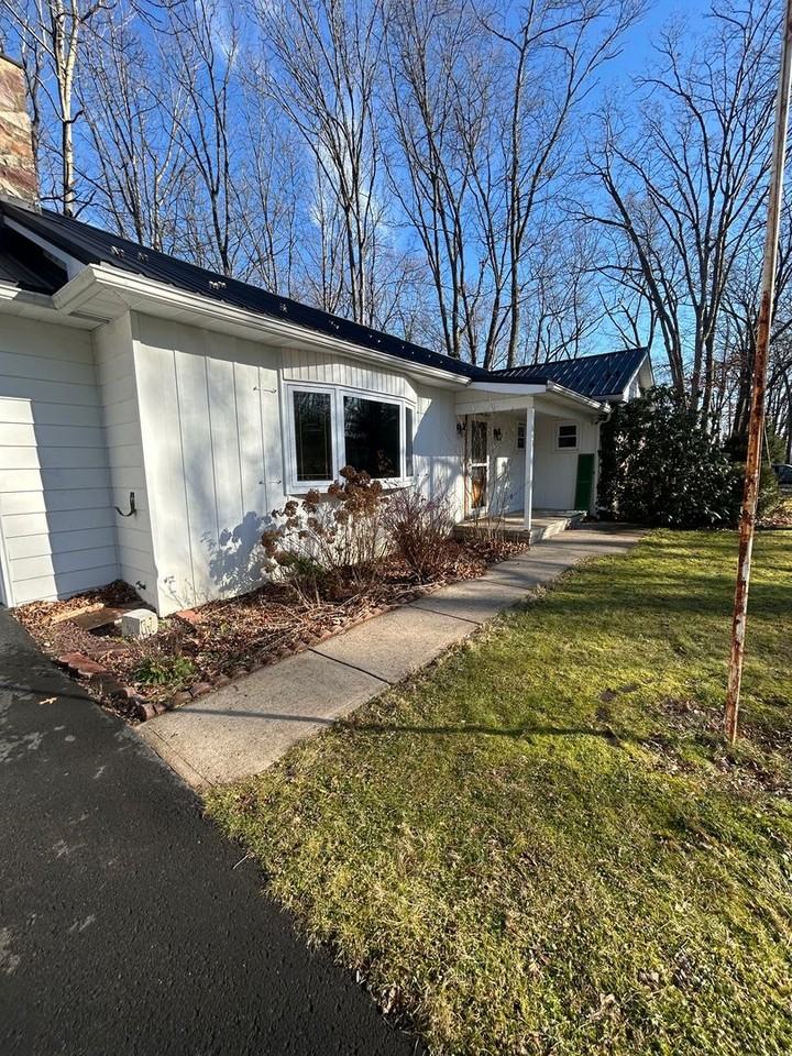 643 Wiltshire Dr - Photo 2 of 44