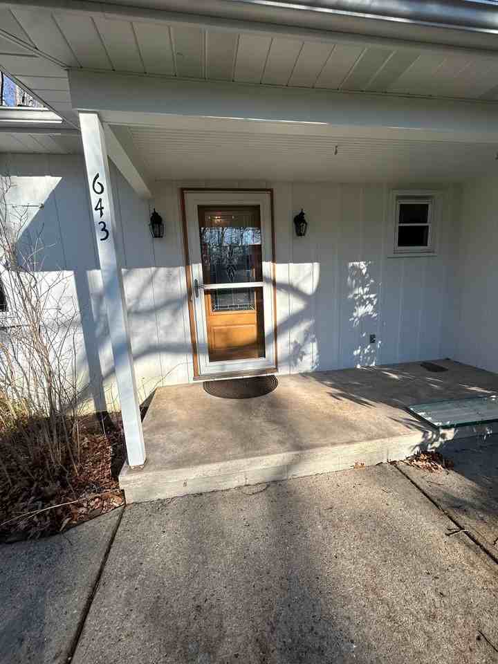 643 Wiltshire Dr - Photo 3 of 44