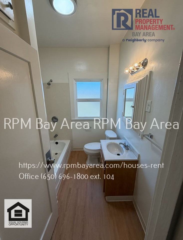 1057 Grand Ave Apt C - Photo 7 of 9