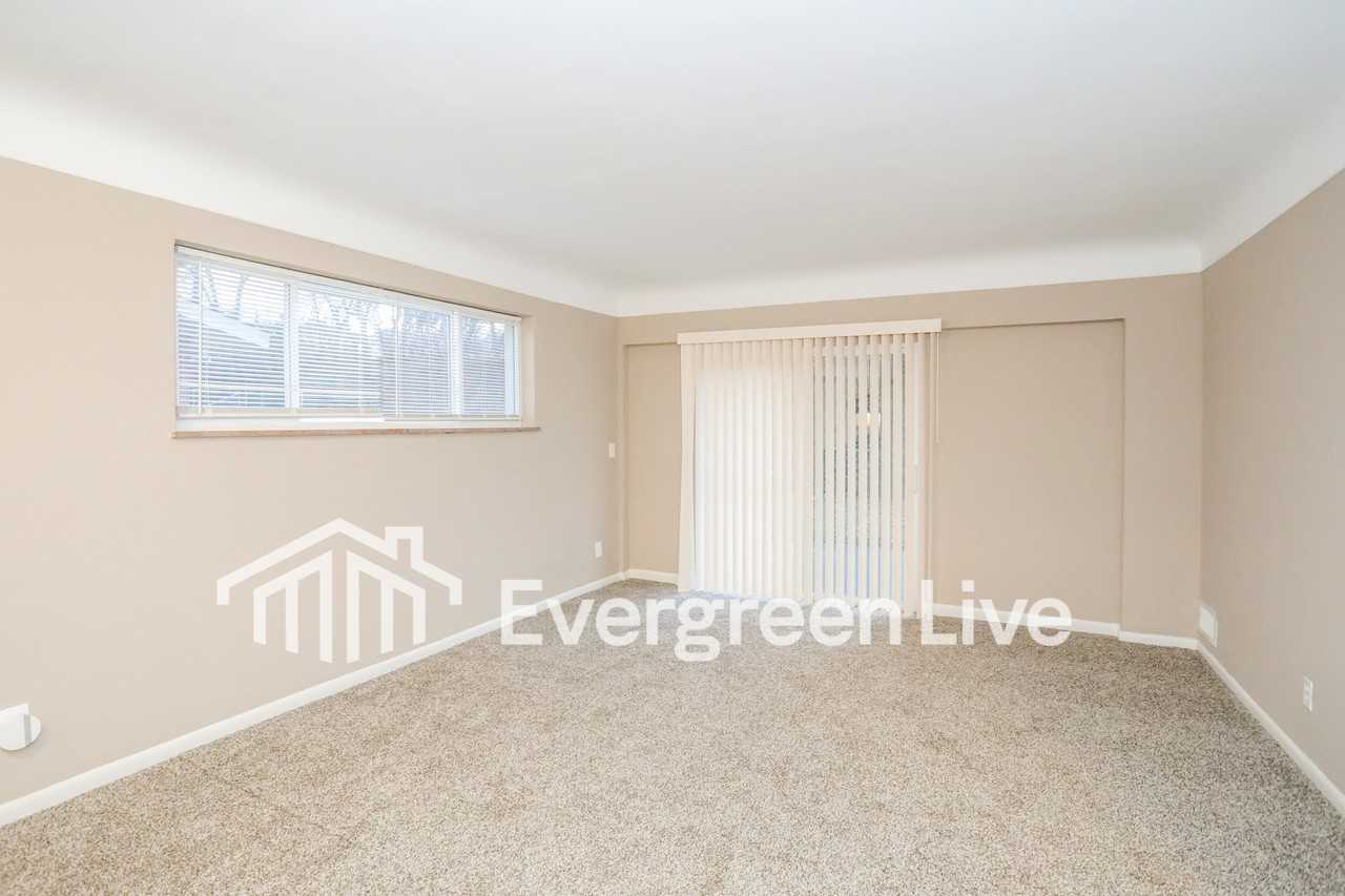 5189 Ballantrae Ct - Photo 3 of 15