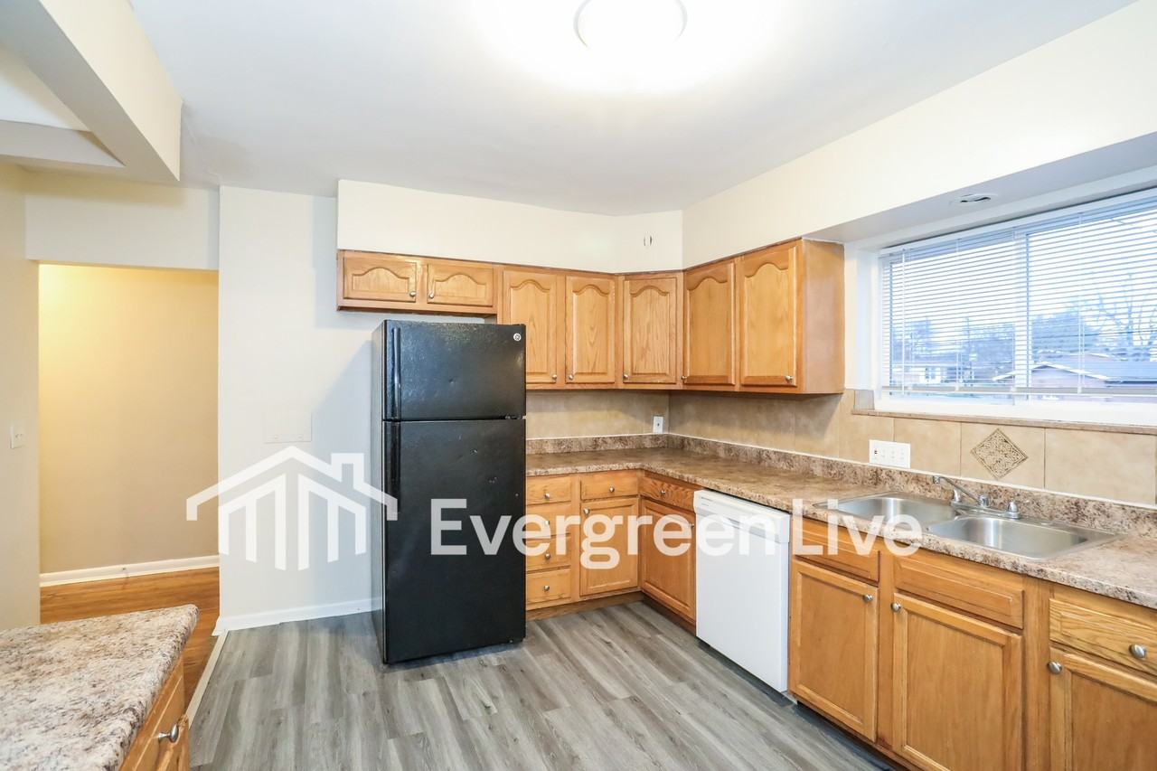 5189 Ballantrae Ct - Photo 6 of 15