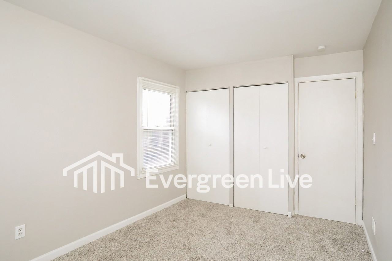 9209 Meadowglen Dr - Photo 7 of 14