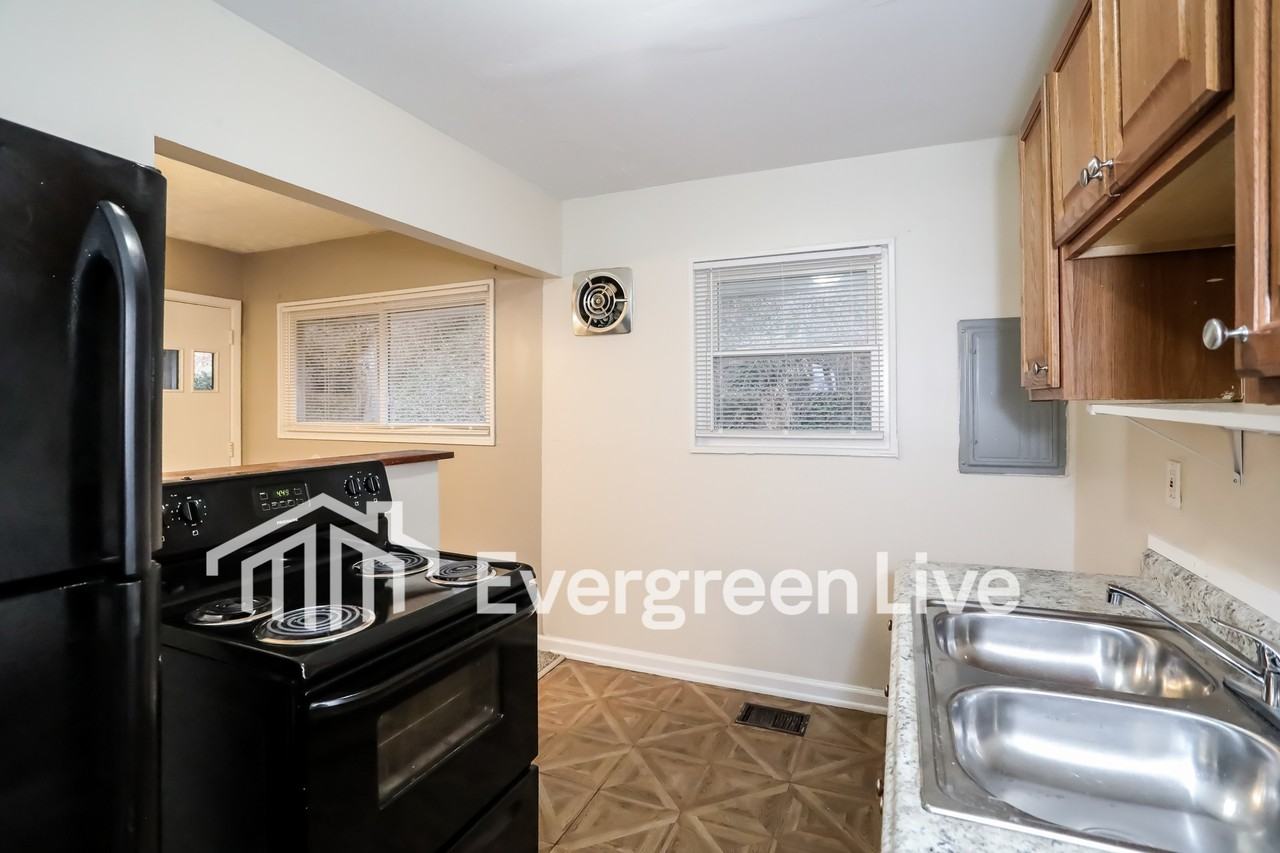 8771 Desoto Dr - Photo 6 of 15