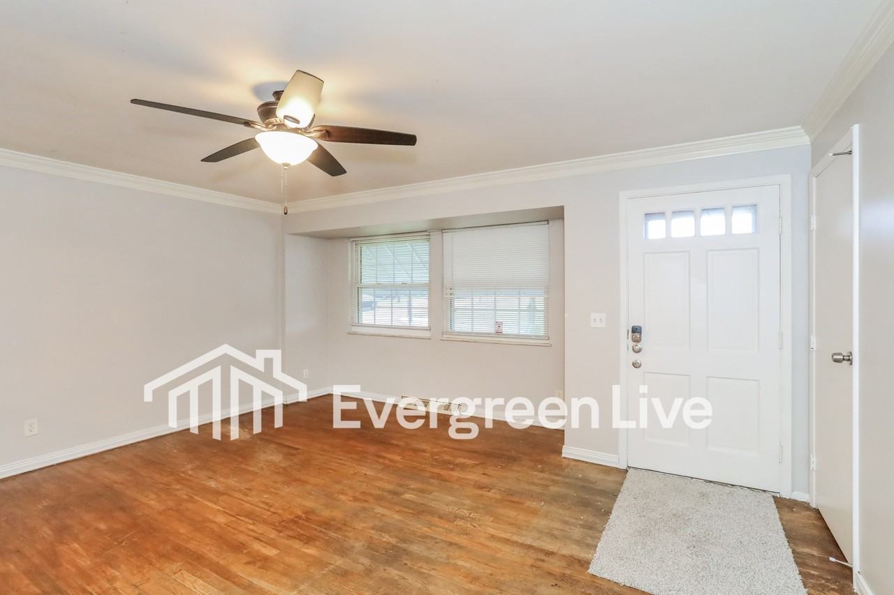 2787 Pickmeier Ln - Photo 3 of 15