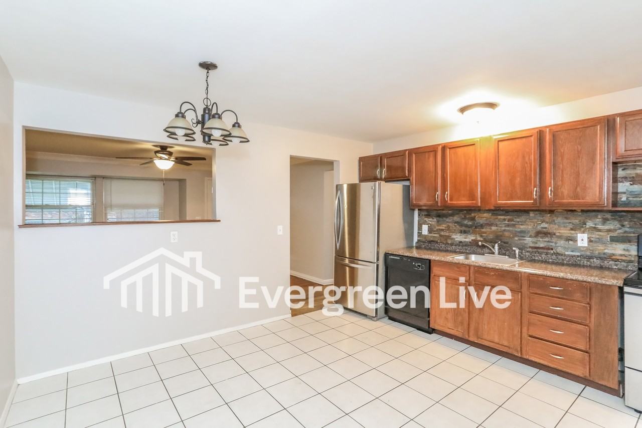 2787 Pickmeier Ln - Photo 5 of 15