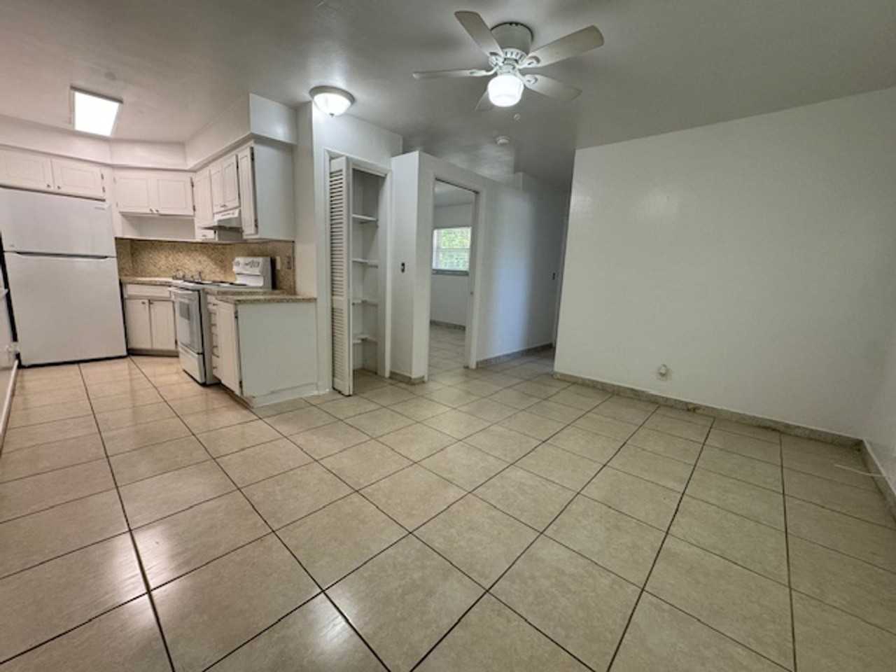 707 NE 10 St Hallandale Beach, FL 33009 - Photo 4 of 9