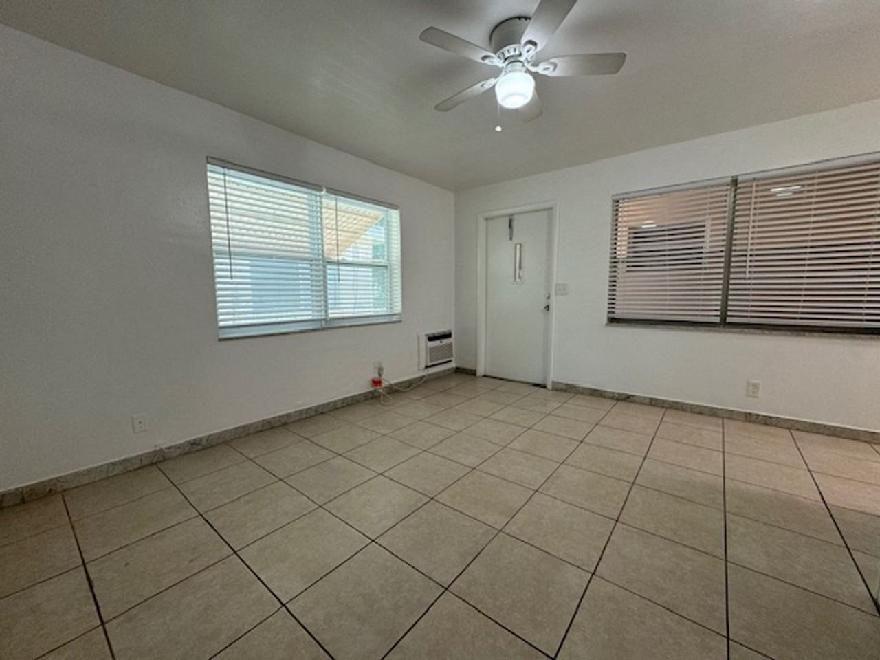 707 NE 10 St Hallandale Beach, FL 33009 - Photo 6 of 9