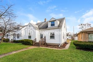 featured image of 4854 N 73rd St