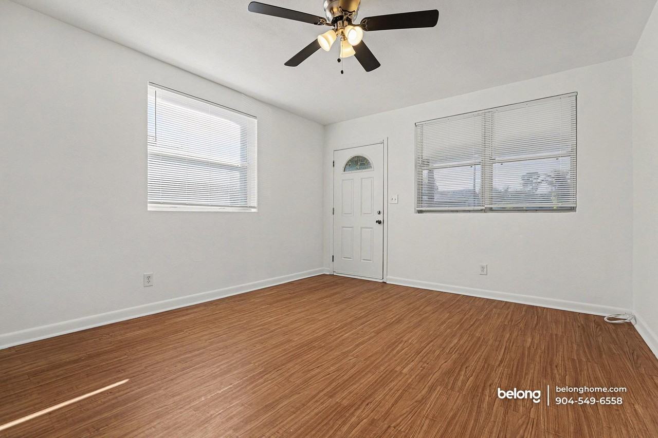 4813 Post St - Photo 6 of 23