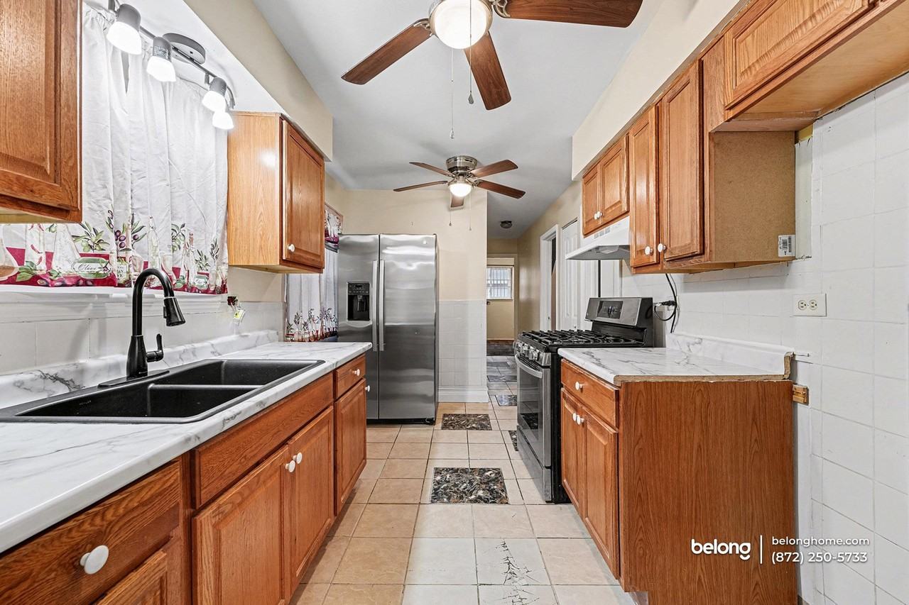 1138 W 115th St - Photo 6 of 16