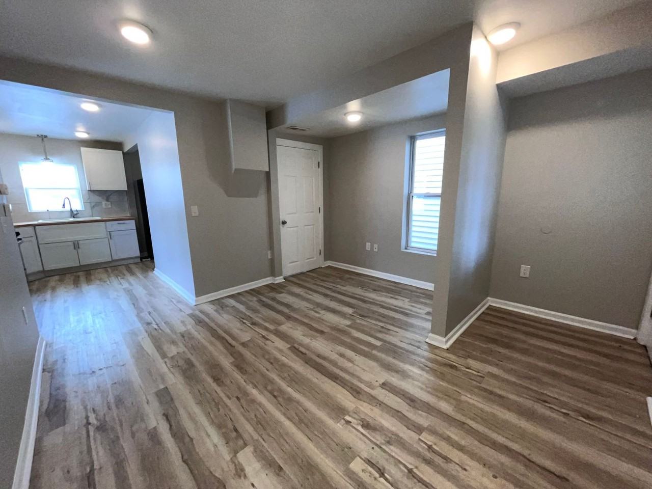 1404 North Ave Ne - Photo 3 of 14