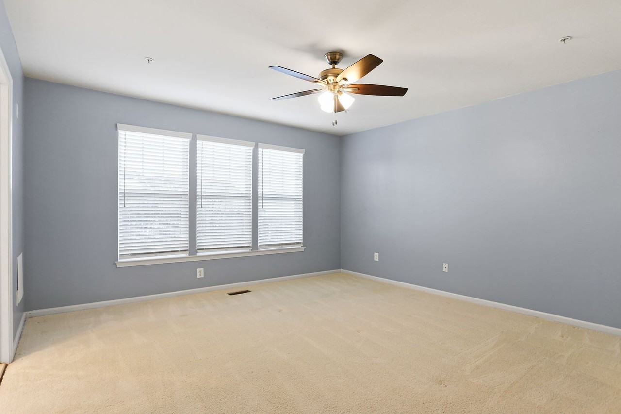 2719 Amber Crest Rd - Photo 5 of 22