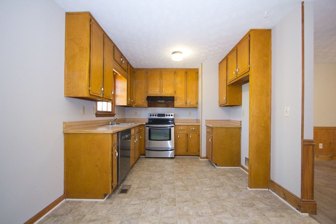 2420 Green Rd - Photo 2 of 26