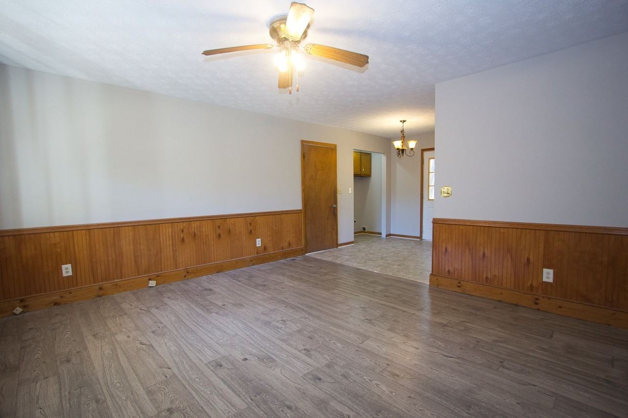 2420 Green Rd - Photo 3 of 26