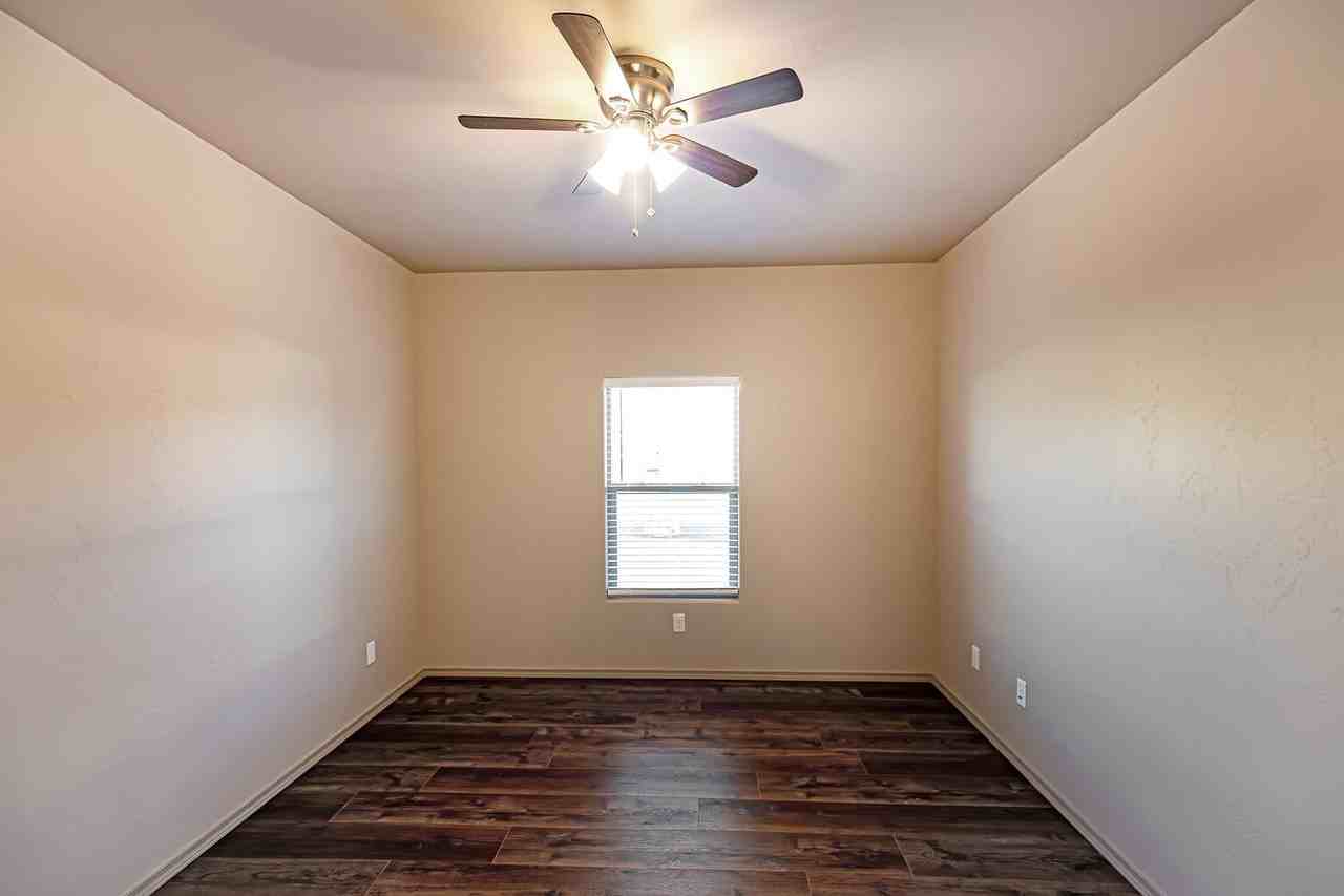 901 Adams Ave #D - Photo 5 of 25