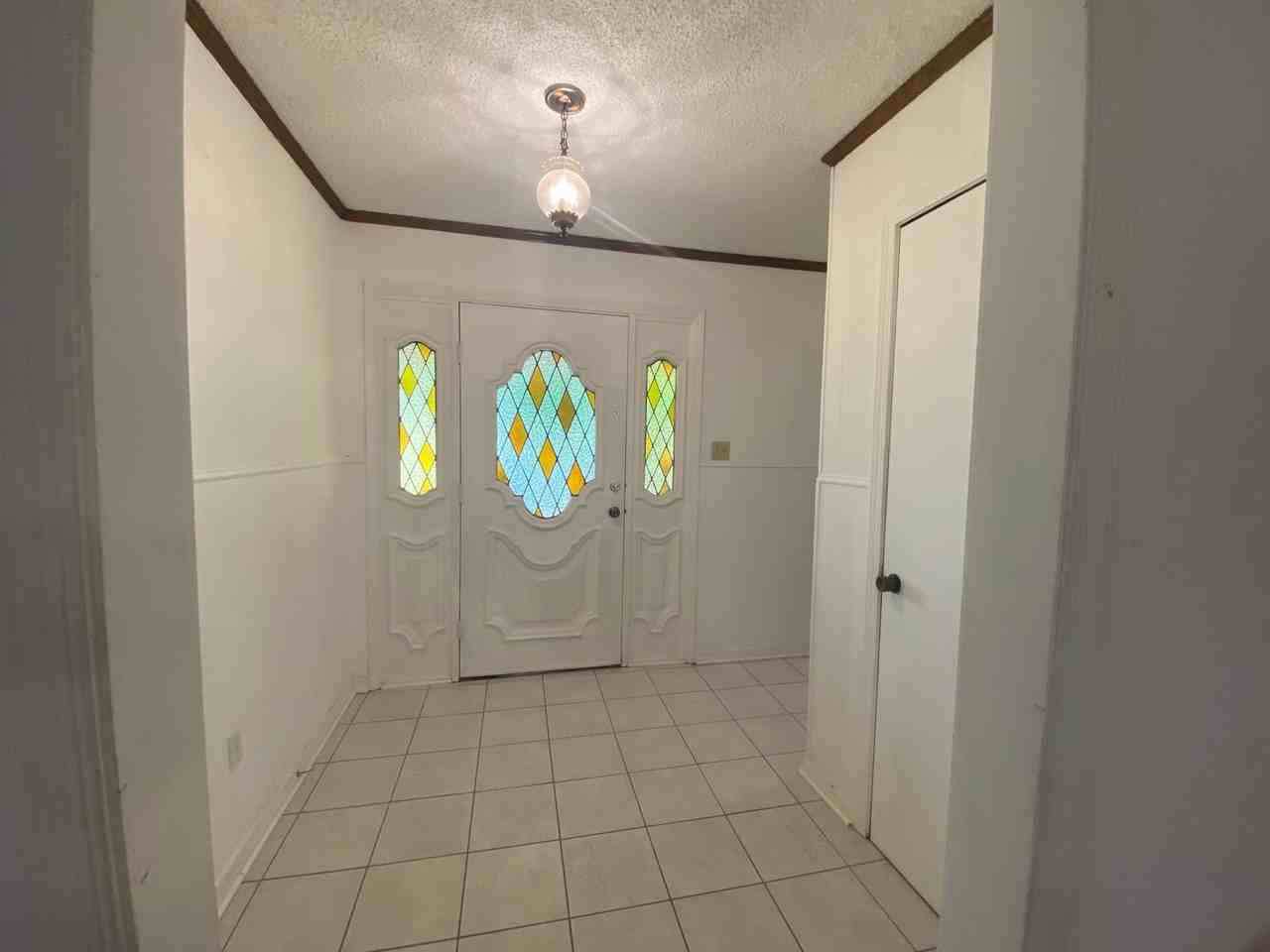 2528 Brown Cir - Photo 3 of 48