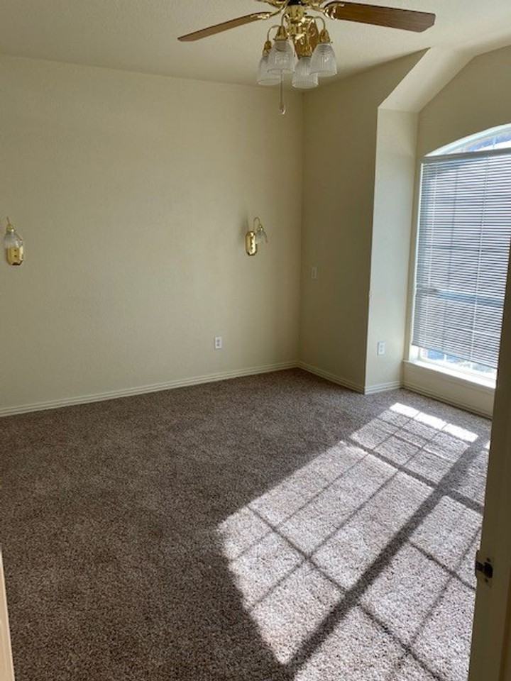 3821 Waterford Way - Photo 2 of 17