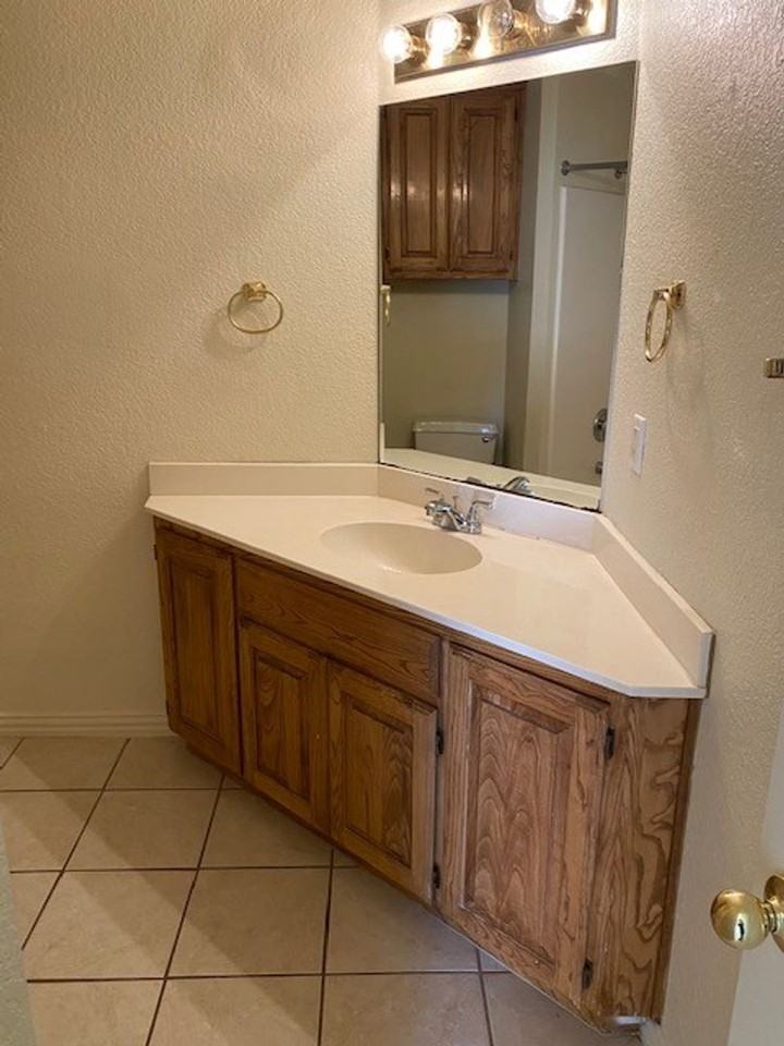 3821 Waterford Way - Photo 4 of 17