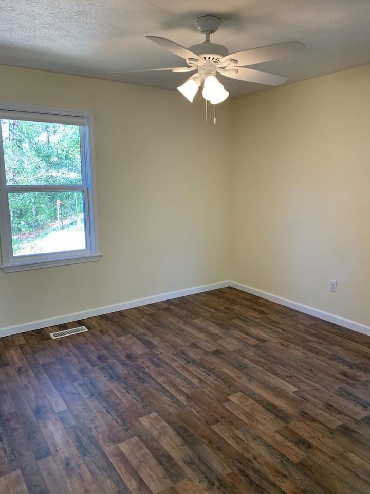 78 Bayless St - Photo 5 of 16