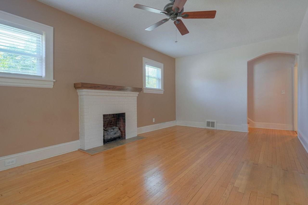 2502 Alberta Ave Sw - Photo 7 of 41