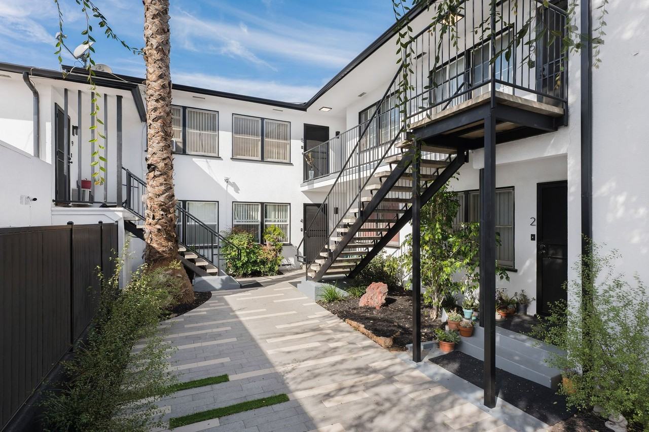 p5563 - Photo 5 of 7