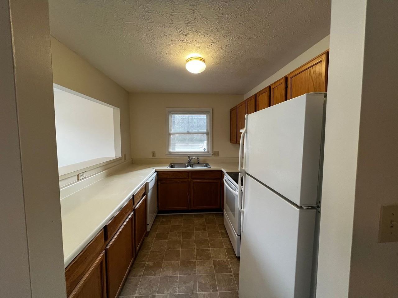 1031 Ancestry Dr - Photo 4 of 18